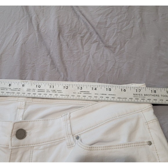 ANN Taylor Women SZ 14 Modern Fit White Classic Jean White Denim, five pocket - Picture 8 of 10